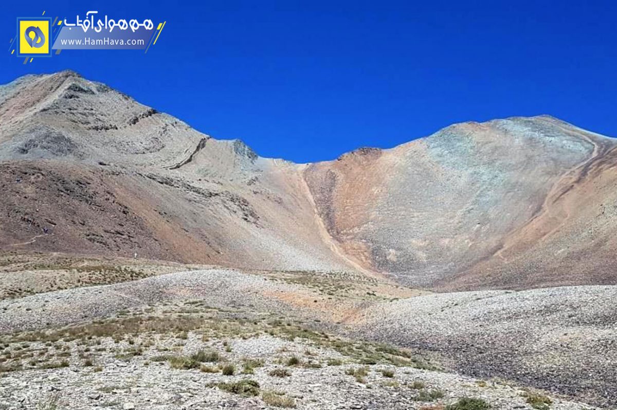 قله خلنو با ارتفاع ۴۳۷۵ متر در بخش رودبار قصران شهرستان شمیرانات و بلندترین قله استان تهران است. این قله بطور تقریبی هم ارتفاع با آزادکوه بوده و همراه این قله سومین و چهارمین قله البرز مرکزی پس از دماوند و علم‌کوه می‌باشد.