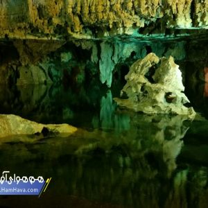 غار علیصدر یکی از غارهای تالابی ایران و از معدود غارهای آبی جهان است. علیصدر همچنین دارای طولانی‌ترین مسیر قایقرانی درون غار در جهان است.[