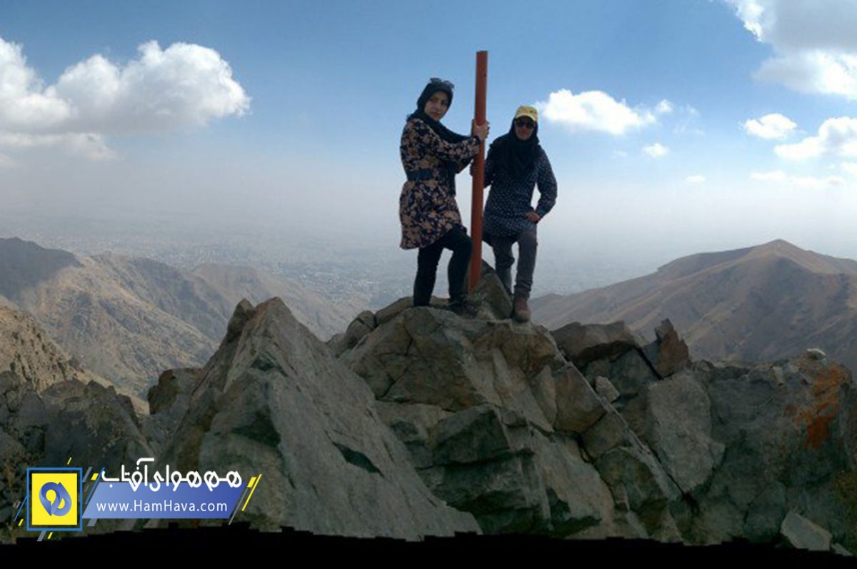 قله دوشاخ به ارتفاع 3040 متر، از قلل نیمه مرتفع کوههای شمال تهران، بر روی خط الراسی واقع است که از جنوب به شمال گسترده شده است. این خط الراس از محدوده بالای سعادت آباد شروع شده و در نهایت به خط الراس اصلی توچال می رسد.